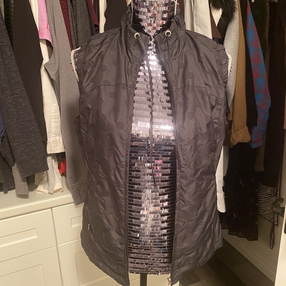 3/$30 Lighter weight black vest with dot pattern fleece lining - Picture 1 of 7